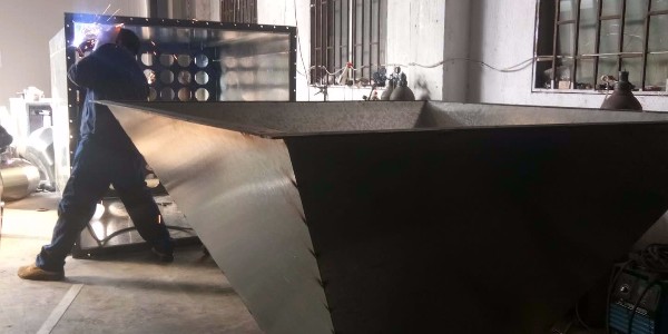 <i style='color:red'>脈衝除塵器</i>花板設計要點？來15年（nián）老（lǎo）廠91香蕉视频環境一看便知（zhī）！