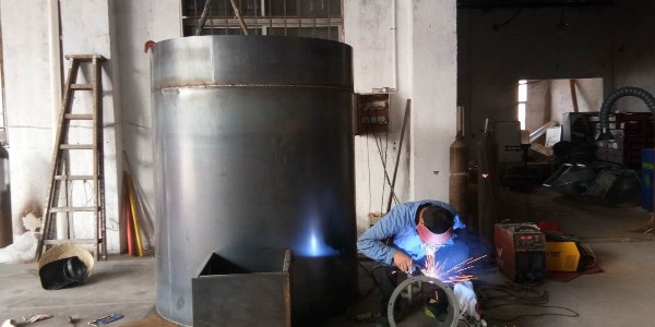 <i style='color:red'>碳鋼噴淋塔</i>的保養小手段，讓您（nín）的企業及員工天天美美噠！