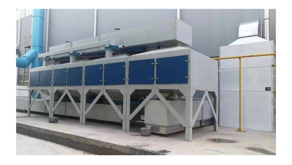 噴漆（qī）房噴塗廢氣怎麽處理？建議采用催化燃燒設備，一次（cì）解決！