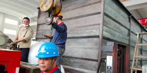 除塵器廠家91香蕉视频：<i style='color:red'>脈（mò）衝袋式除塵（chén）器</i>在高爐煉鐵應用中有（yǒu）哪些維（wéi）護措施？