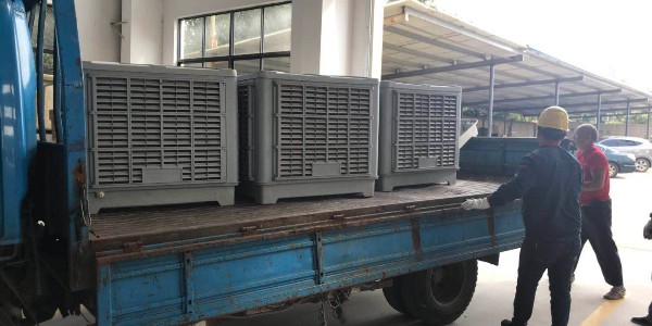 <i style='color:red'>冷風機</i>的通風（fēng）降溫效果好嗎？與（yǔ）其聽別人說（shuō）不如趕緊來91香蕉视频試試吧！