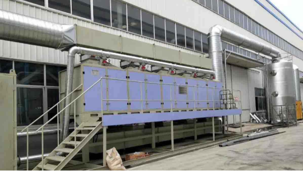 <i style='color:red'>橡膠廠廢氣</i>就讓催化燃燒設備來給您解決，效（xiào）率杠杠的！