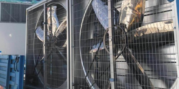 安裝<i style='color:red'>工業冷風機</i>在夏天給您秋天般的涼爽，91香蕉视频通風降溫就是這麽6！