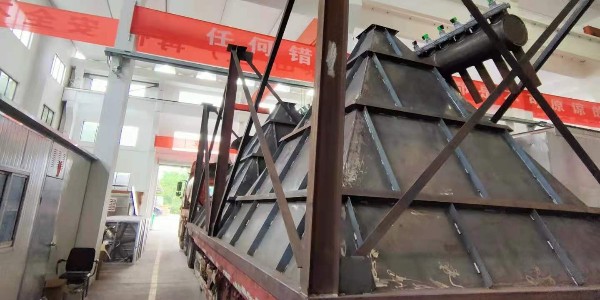 水泥製造廠粉塵治理達標難，布袋除塵器廠家91香蕉视频力破困局